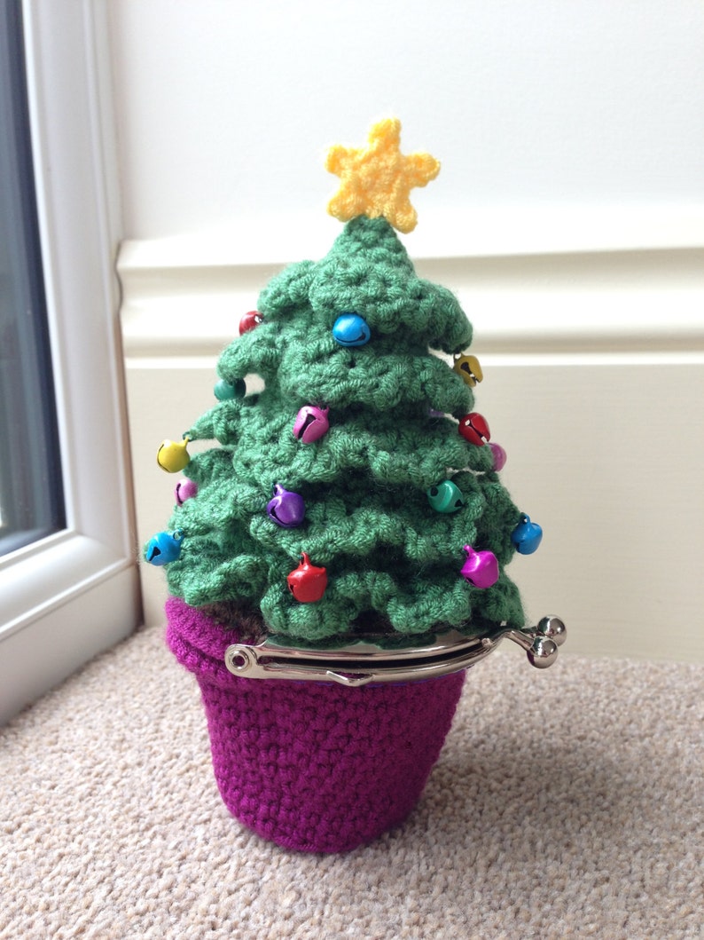 Christmas Tree Coin Purse Crochet Pattern image 4