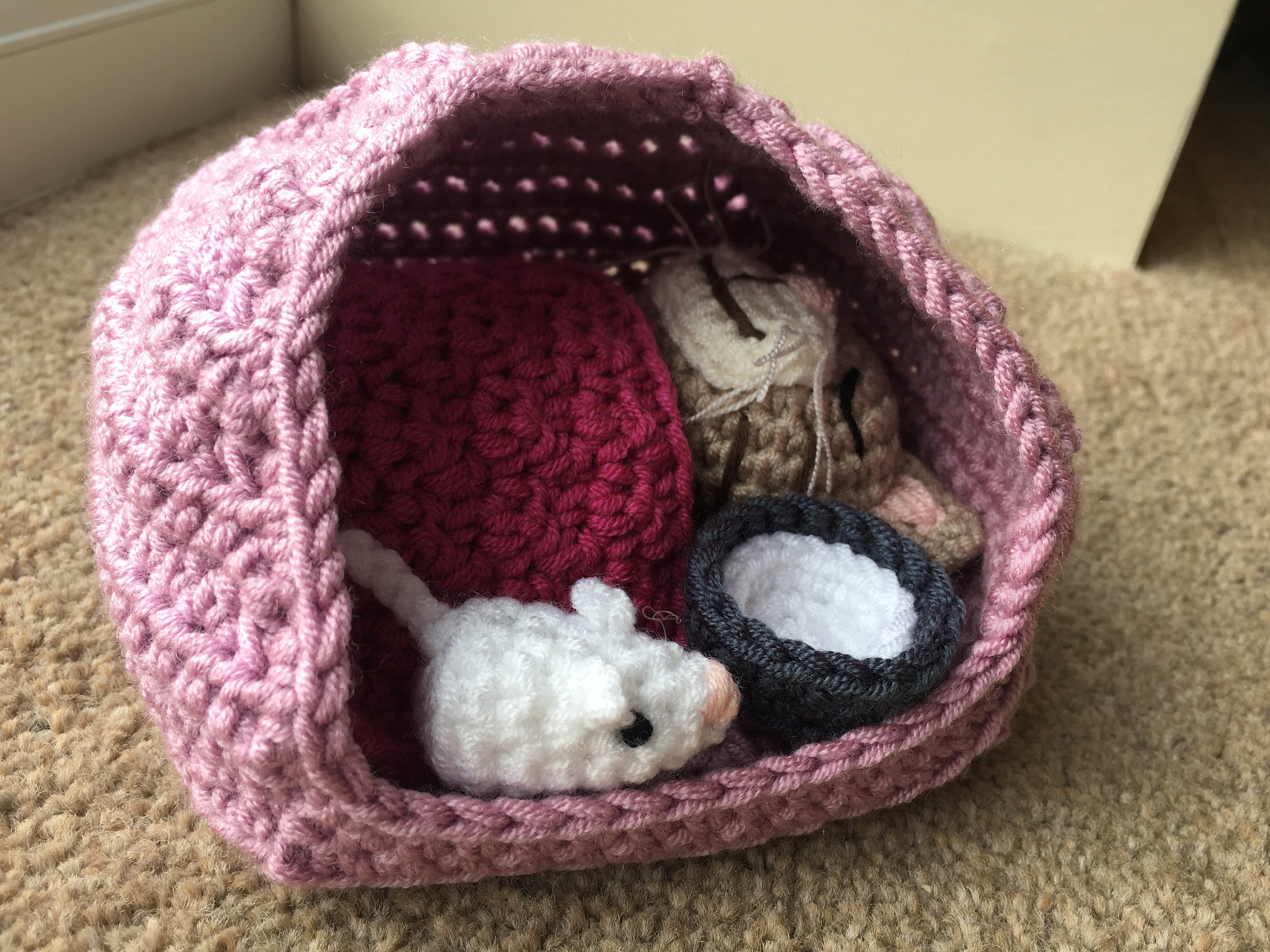 40 Cat Bed Crochet Patterns for Cozy Caves, Pods, and Pet Nests 9 Cat & Bed Playset Crochet