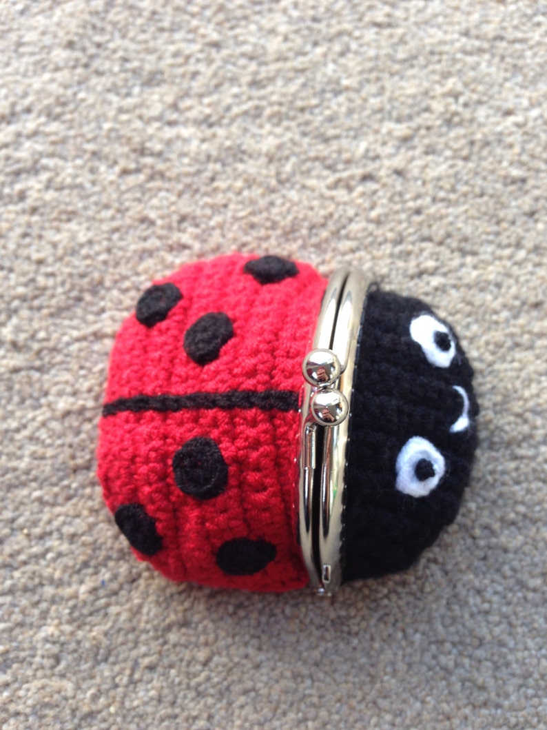 Ladybird / Ladybug Coin Purse Crochet Pattern image 5