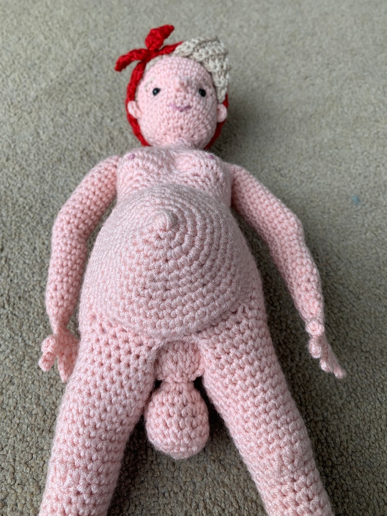 Birthing Mother & Baby Crochet Pattern image 4