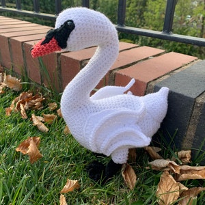 Swan with Hatching Cygnet Crochet Pattern image 3