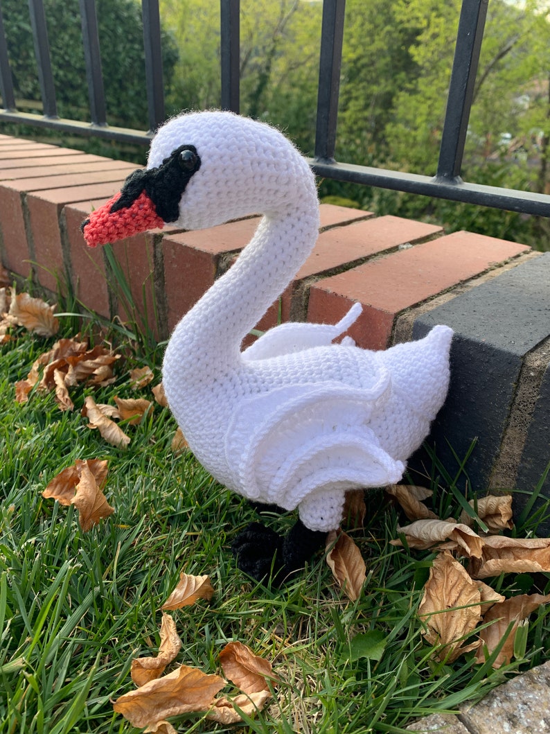 Swan with Hatching Cygnet Crochet Pattern image 3