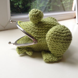 Frog Coin Purse Crochet Pattern image 5