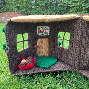 Squirrel & Hollow Log House Crochet Pattern image 8