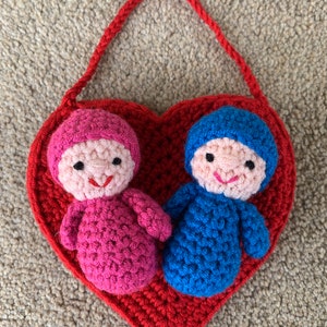 Heart Pocket Pal Crochet Pattern