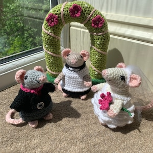 Wedding Mice Crochet Pattern