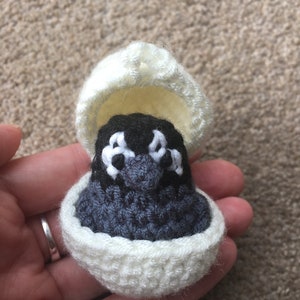 Laying Emperor Penguin & Chick Crochet Pattern image 5