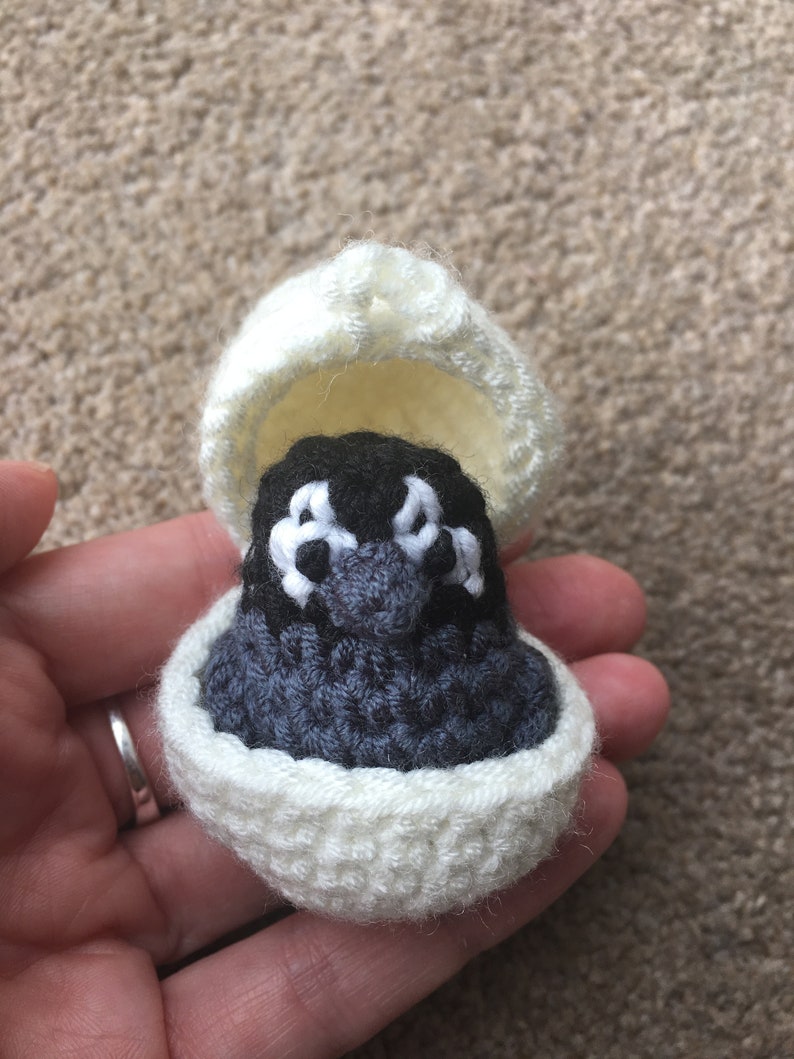 Laying Emperor Penguin & Chick Crochet Pattern image 5