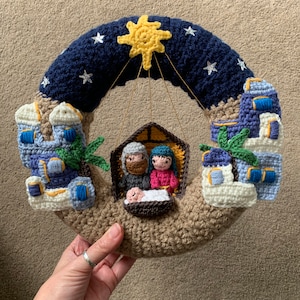 Bethlehem Nativity Wreath Crochet Pattern image 5