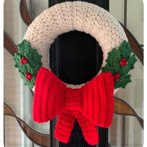 Bow & Holly Christmas Wreath Crochet Pattern