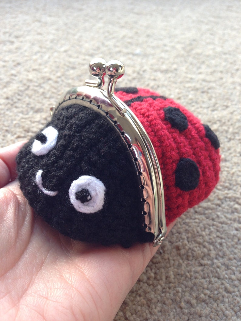 Ladybird / Ladybug Coin Purse Crochet Pattern image 3