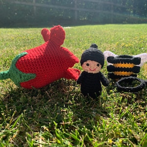 Bee Pocket Pal Crochet Pattern