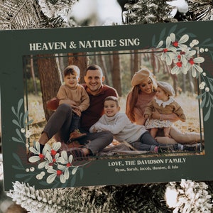 Edytowalna Mid-Century Heaven and Nature Sing, zielona i czerwona, pozioma kartka ze zdjęciami Vintage Christian Song Christmas, do natychmiastowego pobrania
