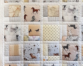 Krabbeldecke, Toddlers Kids Pacthwork Quilt with cats, dogs and horses, white and beige Cotton handmade bedding