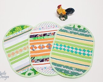 Set of Easter tablerunners - 3 pc, placemats, Spring kitchen decor, Table topper, Mug Rug Quilted, patchwork quilt tablecloth.