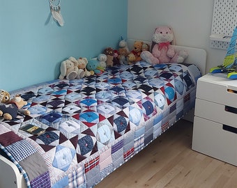 Full Size Patchwork Quilt, blue with buttons, blue and red