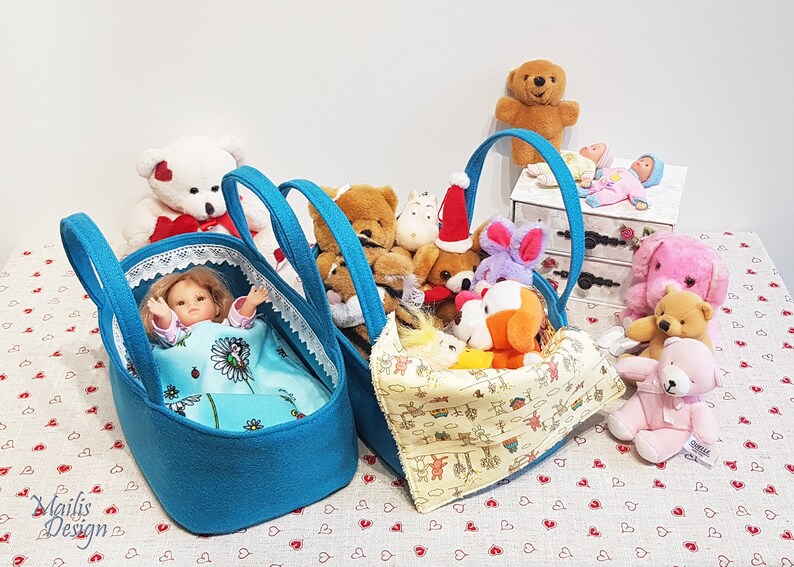 Dolls carry cot 23cm/9 for Paola Reina mini, dolls bedding set, dolls mattress, blanket and pillow, dolls carry basket image 4