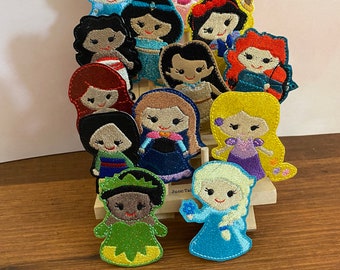 ディズニー指人形　閲覧用 Amazon.co.jp: ディズニープリンセス My Singing Friend Ariel