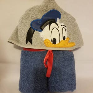 Donald Duck Hooded Towel