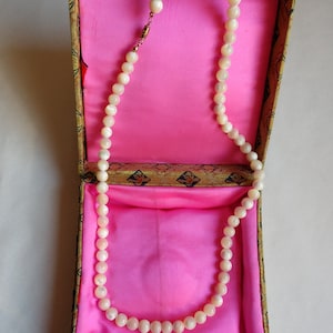 Vintage Mother of Pearl beads, Barrel Screw Closure - Mother of Pearl Beaded Necklace - MOP