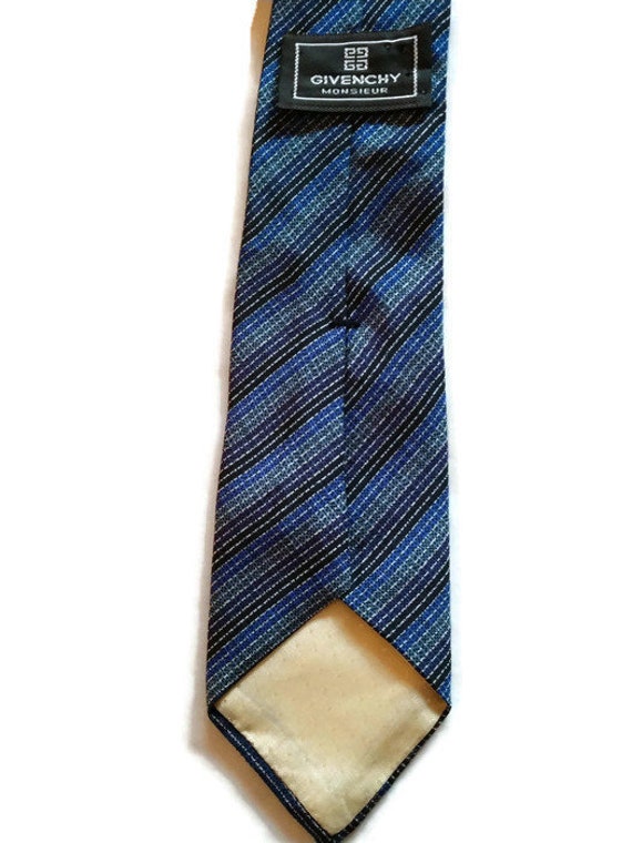 Givency Vintage Italian Silk Necktie Features Blu… - image 4