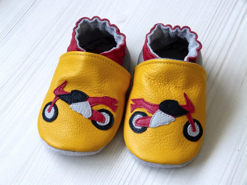 Leather slippers/size 18 to 35/child/baby/boy/calf leather/soft/shoes/slippers/yellow/red/gray/black/motorcycle/biker/vehicle/machine image 1