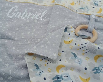 Gepersonaliseerde deken voor baby en zijn deken, ideaal geboortecadeau, gemaakt in Frankrijk, teddybeer op een wolk, dubbel gaas