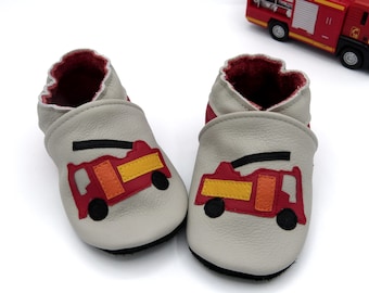 Chaussons tout cuir/taille 18 à 35/enfant/bébé/garçon/cuir de veau/souple/chaussures/chaussons/pompier/camion/gris/rouge