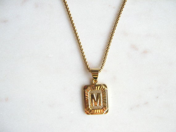 Rope Circle Letter M Necklace in 9ct Gold | Gold Boutique