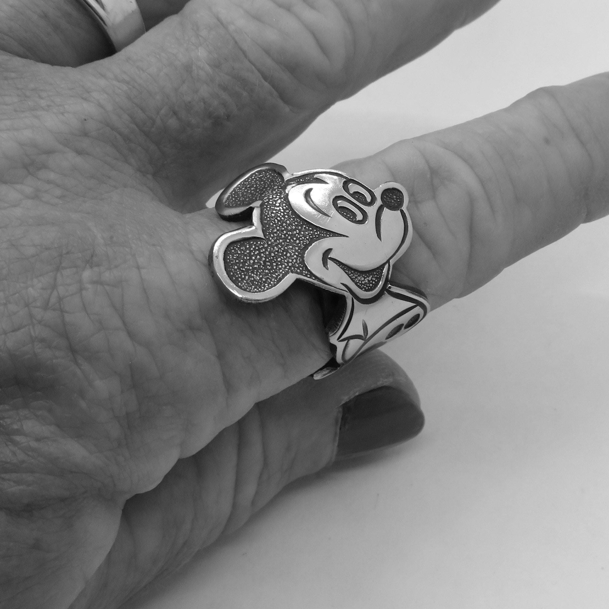 Mickey mouse thumb ring sale