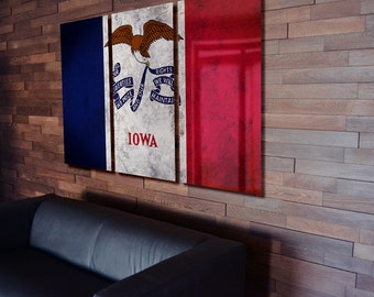 Tríptico Bandera del Estado de Iowa colgando Rústico Desgastado Pared Desgastada Arte Grunge