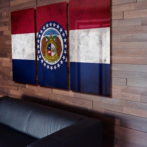 Triptych Missouri State Flag hanging Rustic Worn Metal Wall Art Grunge