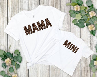 Mama Mini Camiseta Combinando para Mãe e Criança Roupa de Bebê | Presente para nova mãe | Mamã e mim TShirts | Camisas de bebê leopardo mãe