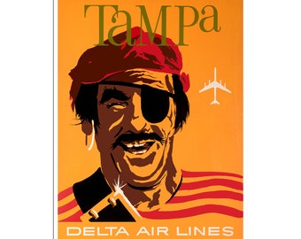 Puede incluir: Un cartel de viaje vintage que anuncia vuelos a Tampa, Florida con Delta Air Lines. El cartel presenta a un pirata de dibujos animados con un parche en el ojo y una camisa a rayas, sosteniendo una maleta. El texto "Tampa" está en una fuente grande y en negrita y el logotipo de la aerolínea está en la parte inferior.