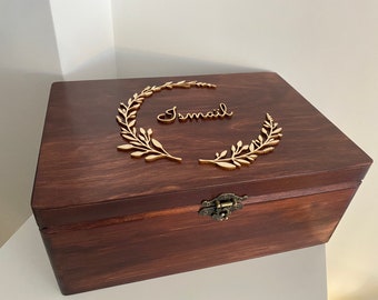 Box with leaves wreath and name, Wooden keepsake with name, personalised memory box, baby shower gift, wooden legacy box, boys nursery box