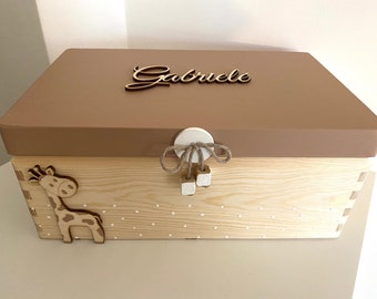 Box with a giraffe for baby, Wooden Safari keepsake with name, personalised memory box, baby shower gift, Baptism gift for boy, girl nursery