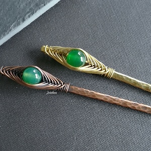 Green agate hair stick, copper or brass hair pin, personalized hair accessories, hammered hair jewelry, perfect gift for women, bun holder