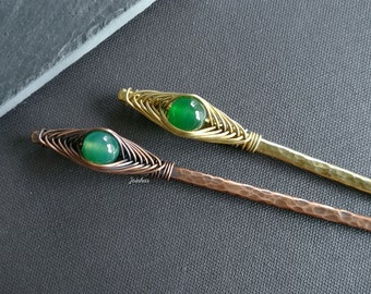 Green agate hair stick, copper or brass hair pin, personalized hair accessories, hammered hair jewelry, perfect gift for women, bun holder