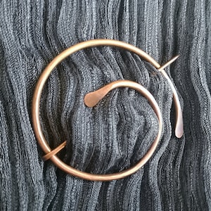 Spiral penannular brooch, 2.4&quot; copper shawl pin, minimalist celtic scarf pin, unique gift for women, sweater pin, rustic fall jewelry