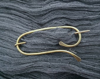 Oval pennanular brooch, 2.4" brass shawl pin, minimalist celtic scarf pin, unique gift for women, simple sweater pin, rustic fall jewelry