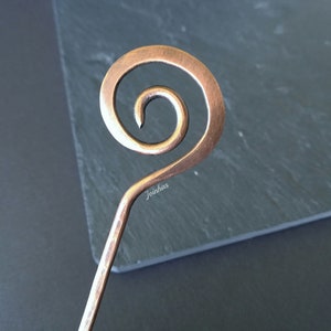 Spiral hair stick, copper or brass hair pin, personalized hair accessories, minimalist hair jewelry, perfect gift for women, hair chopstick