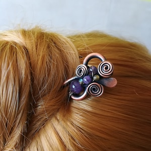 アメジストとラブラドライトのヘアフォーク、ユニークな銅のヘアピンスティック、ヘアアクセサリー、ロングヘアの女性に最適なギフト、素朴なおだんごホルダー