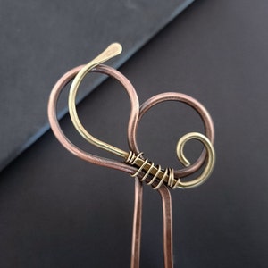 ハンドメイドのミックスメタルヘアフォーク：銅と真鍮のお団子ホルダー