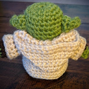 Yoda Amigurumi with robe image 6