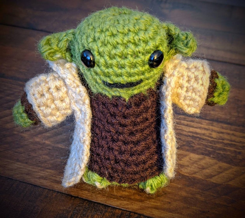 Yoda Amigurumi with robe image 2