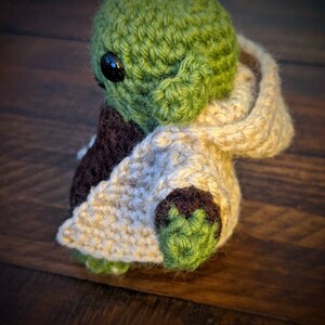 Yoda Amigurumi with robe image 5