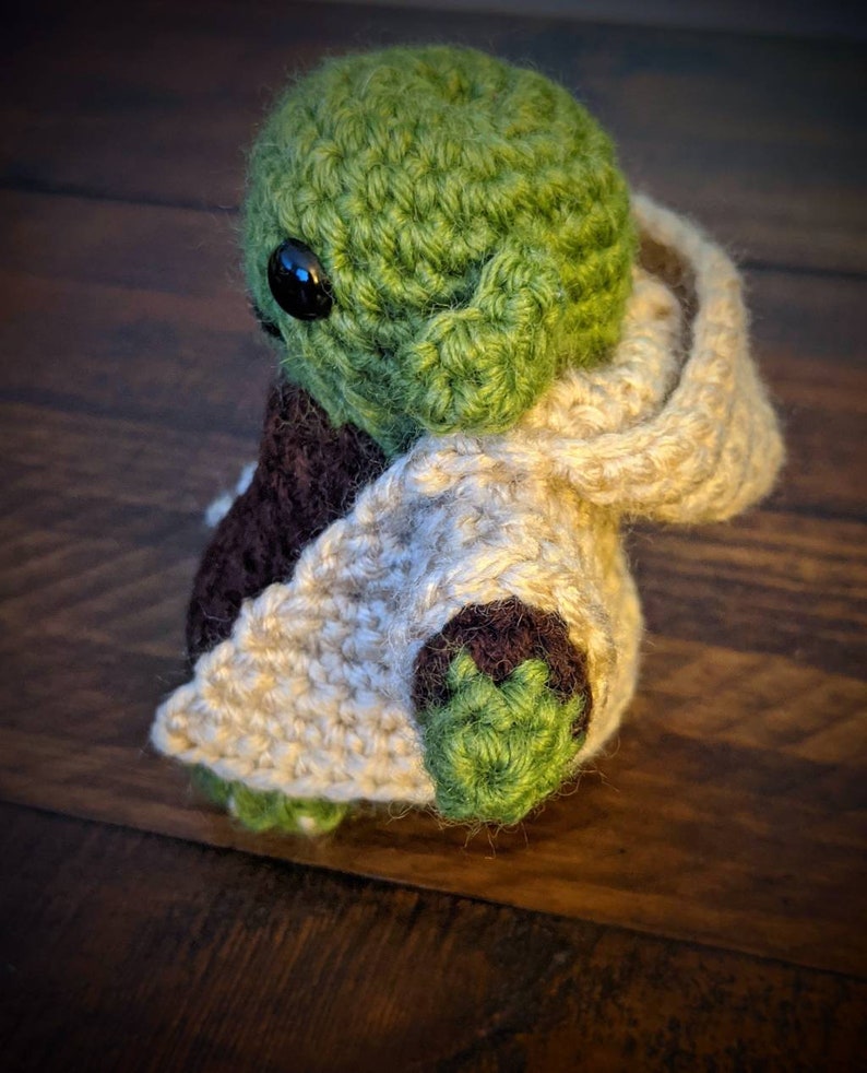 Yoda Amigurumi with robe image 5