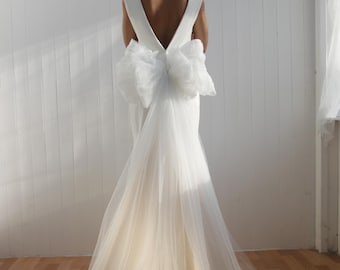 Vintage Style Lace Wedding Dress with Bow Belt