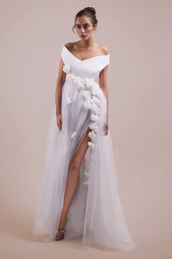 Vintage Inspired Tulle Wedding Dress: Off-Shoulder 60s Style Ball Gown