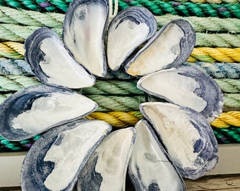 Mini Mussel Shell Wreath